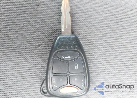 2006 Chrysler Town & Country from USA, damaged, VIN 1A4GP45R26B642963